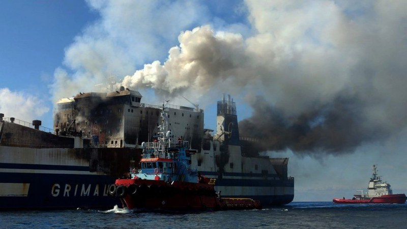 Няма настанени по гръцки хотели българи след пожара на ферибота
