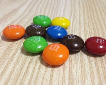 Рекордът за най-висока кула от дражета беше счупен за пореден път