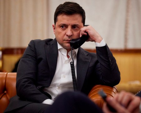 Зеленски: Ще следваме мирния път, но на никого нищо няма да дадем