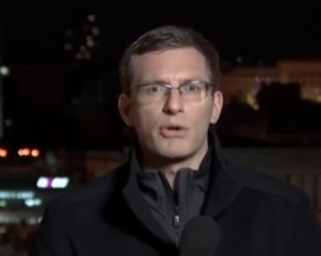 Журналист отразява случващото се в Украйна на шест езика