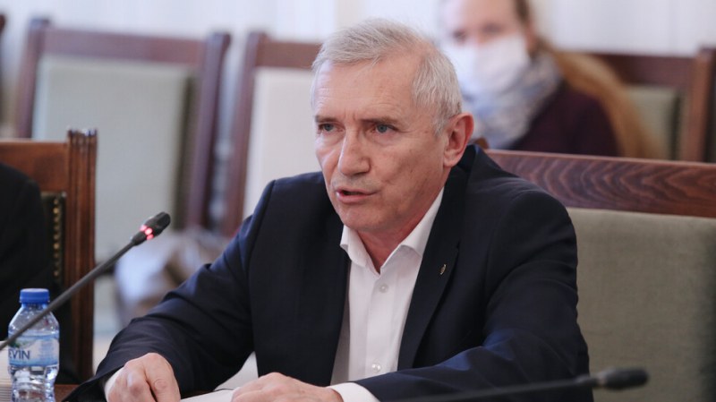 Петков освободи зам.-министъра на транспорта и двама от Съвета на директорите на 