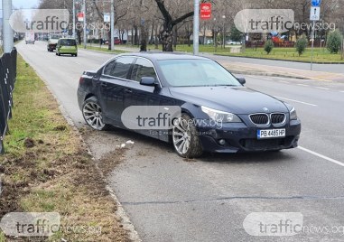 Автомобил самокатастрофира преди минути в Пловдив Мястото е бул Източен