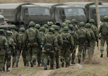 Украйна започна днес да свиква резервисти на възраст между 18