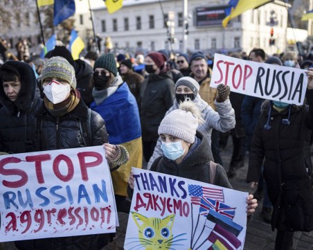 Украйна ще въведе 30-дневно извънредно положение