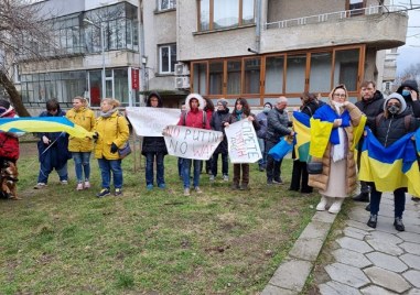 Мирен протест срещу военните действия на Русия в Украйна се