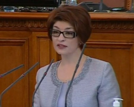Десислава Атанасова: Управляващите дори не могат да излязат с обща позиция за войната