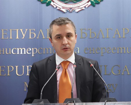 Eнергийният министър: Няма забавяне на доставките на газ от Русия