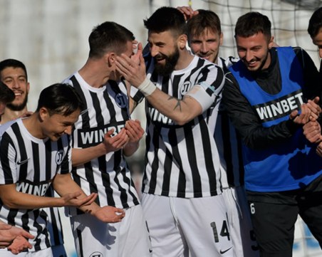 Локо се измъчи, но победи Царско село за първи успех през 2022-а година