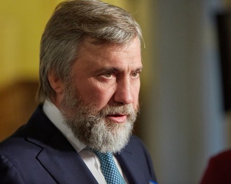 Милионер депутат и още 6-има зоват Зеленски да преговаря с Путин