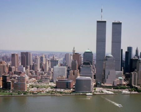 На този ден: Първият атентат срещу кулите близнаци, започва производството на 