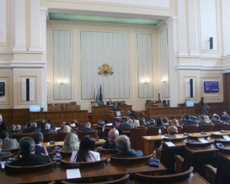 НС прие решение България да окаже хуманитарна помощ на сънародниците ни в Украйна