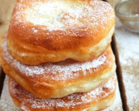 В КулинаАРТницата на шеф Шанков: Бързи, лесни и вкусни мекички