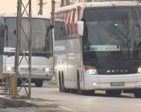 Първите евакуирани българи от Украйна пристигнаха в страната