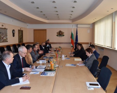 Работодатели искат спешни мерки за бизнеса заради войната в Украйна