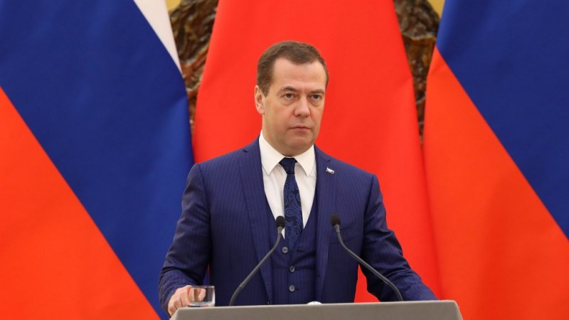 Медведев: Санкциите срещу Русия няма да променят абсолютно нищо