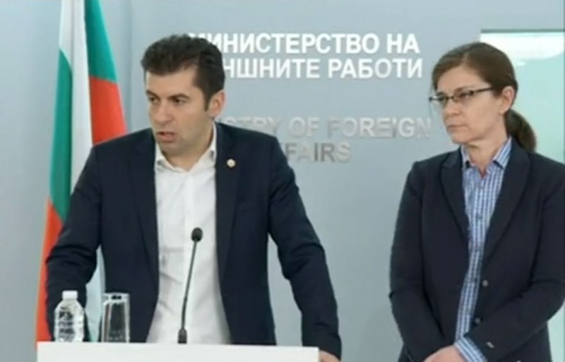 Премиерът: Чакаме зелен коридор, за да евакуираме българи от Украйна