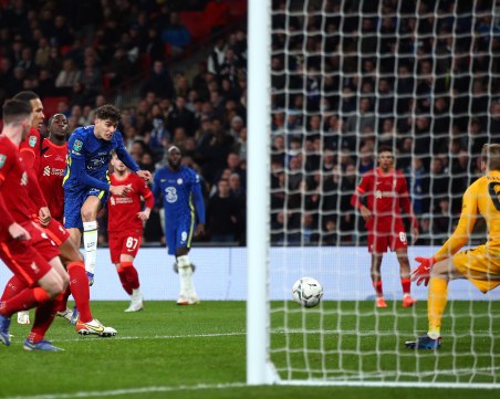 22 дузпи и Ливърпул излъга Челси и грабна Карабао къп