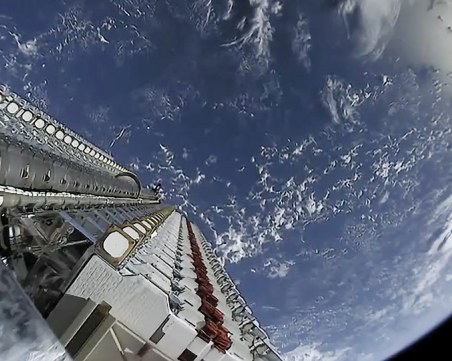 Мъск активира Starlink в Украйна няколко часа след молба от министър