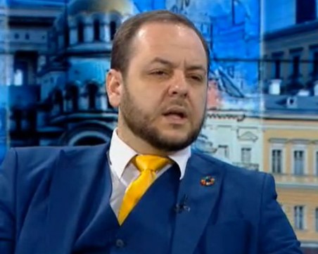 Вицепремиерът Сандов: Надявам се лудостта на Путин да не стигне до червеното копче
