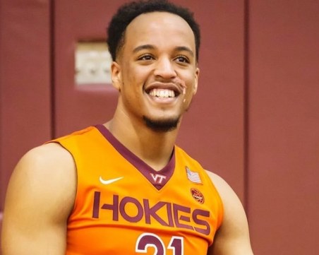 Академик взе американски център