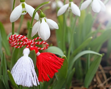 Честита Баба Марта! Хиляди празнуват имен ден