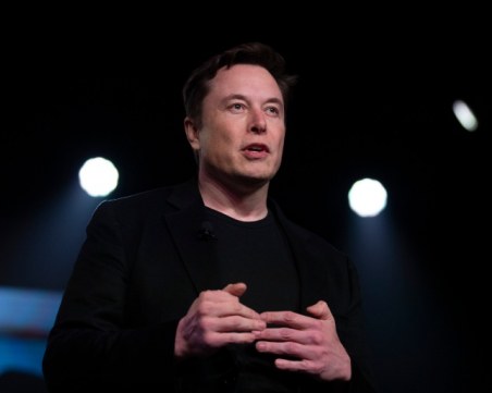 Как Мъск помага на Украйна и Русия едновременно?