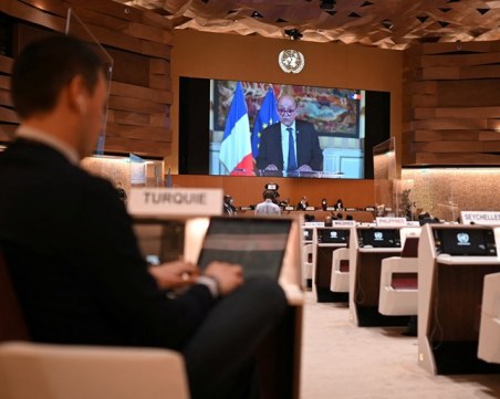 ООН на спешно събрание призова за спиране на боевете в Украйна