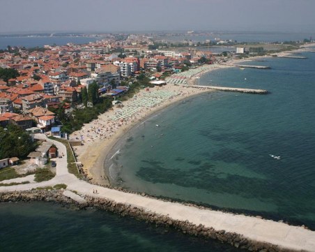 Руснак дарява 11-те си апартамента в Поморие на украински бежанци