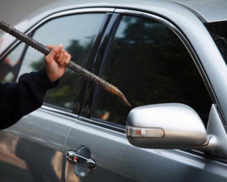 Спипаха обявен за издирване пловдивчанин, разбивал и ограбвал коли