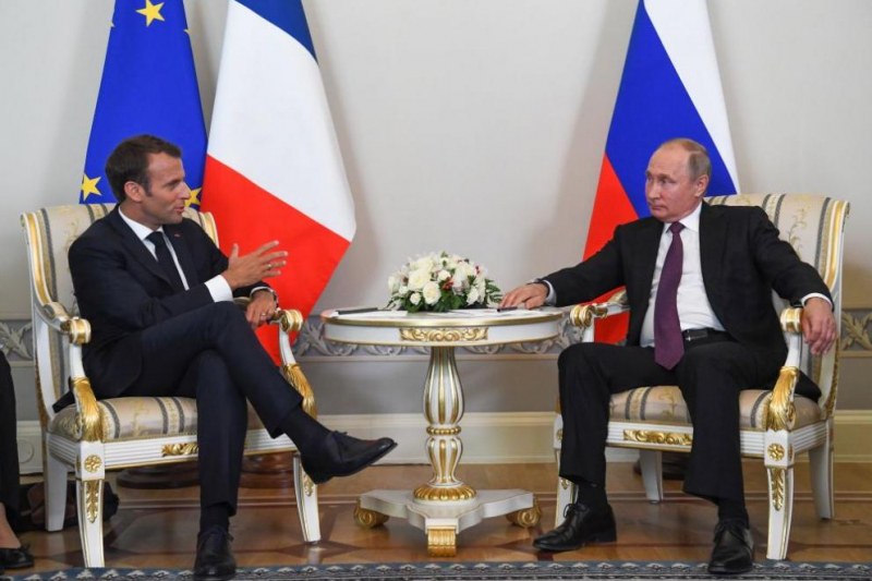 Френският президент Еманюел Макрон е разговарял с руския си колега