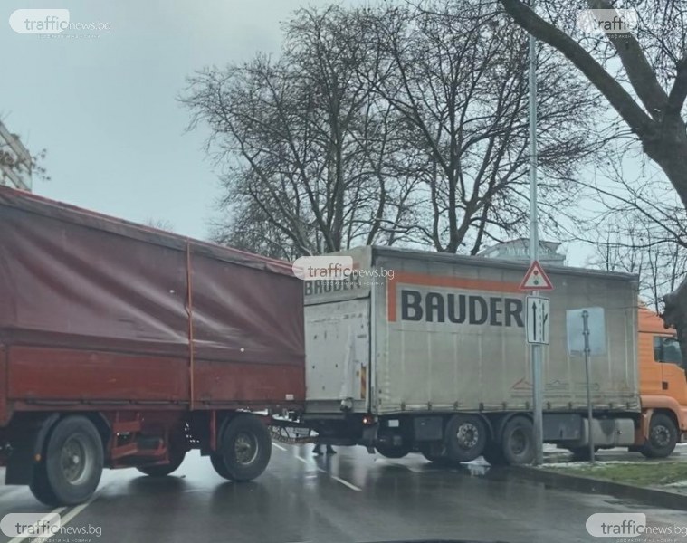 Тирове и камиони най-редовно блокират движението в района на бул.