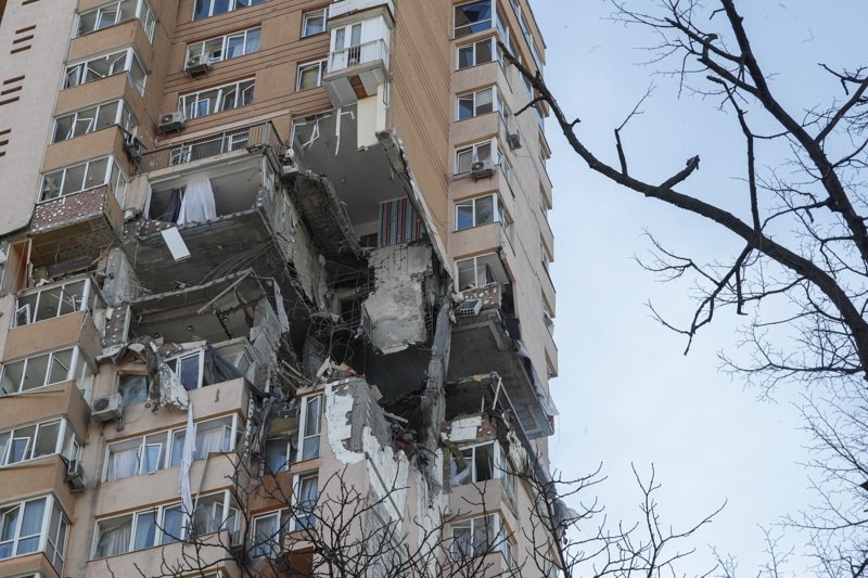 Ракета е ударила жилищна сграда в Чернигов
