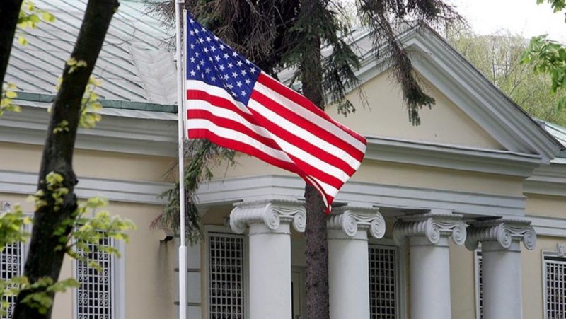 Съединените щати заявиха, че преустановяват дейността на посолството си в
