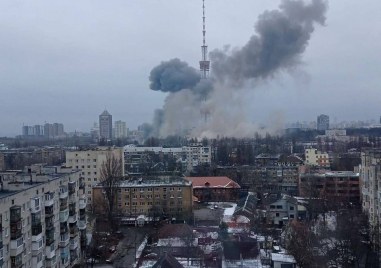 Удар по телевизионната кула в Киев съобщава агенция УНИАН На