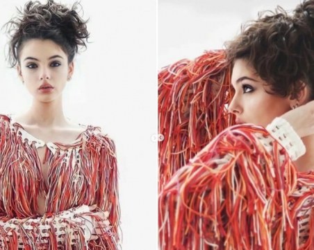 Дъщерята на Моника Белучи с аутфит като българска мартеница