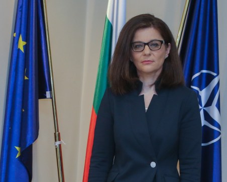 Генчовска: Сънародниците ни, които тръгнаха снощи от Киев, вече са в Молдова