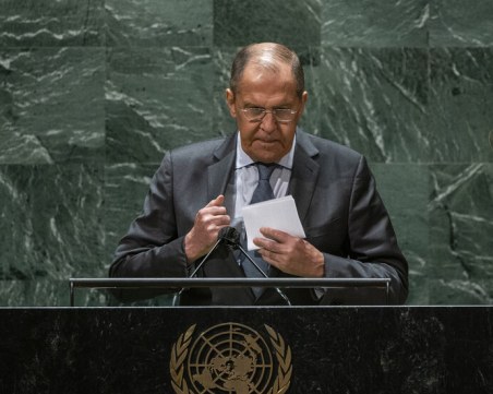 Лавров: Неприемлево е САЩ да има ядрени оръжия в Европа