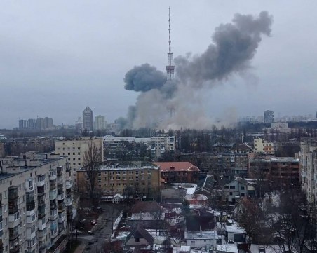 Удариха телевизионната кула в Киев и Бабин Яр