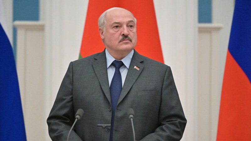 Лукашенко иска от Путин още ракети близо до Минск, Зеленски готов да преговаря, ако атаките спрат