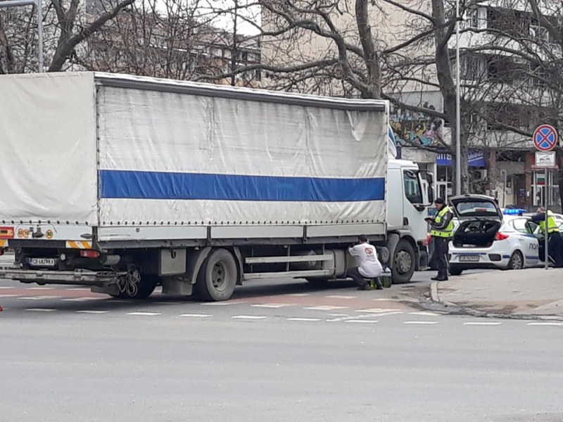 Тир закъса на пешеходна пътека на пловдивски булевард