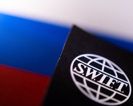 ЕС официално изключи седем руски банки от системата SWIFT