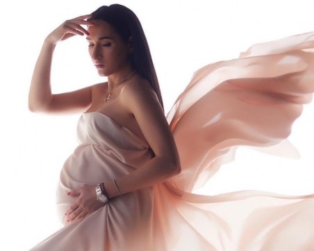 Певицата Сантра роди първото си дете