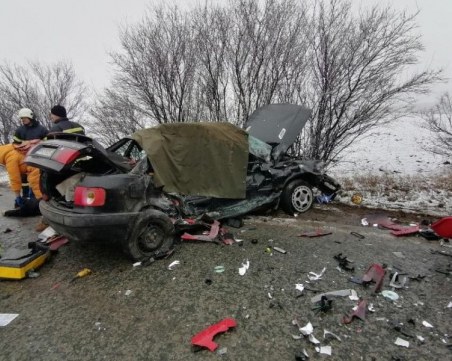 Трима души загинаха при тежка катастрофа на пътя Русе-Разград