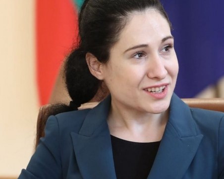 Зам.-министърът на отбраната хвърли оставка - били сме завладяна държава, унижавана от свои и чужди