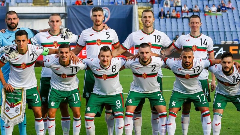 Националният селекционер Ясен Петров обяви имената на футболистите, които са