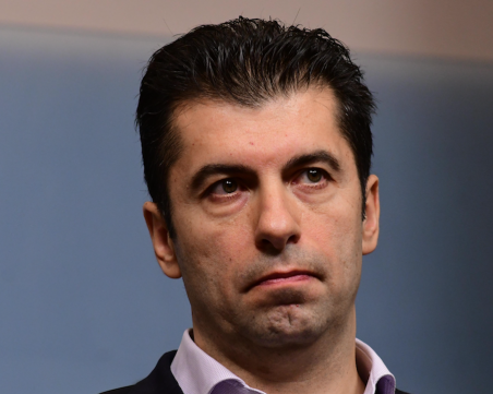 Кирил Петков: Горива има, няма шанс да свършат! КЗК да провери кой спекулира с цените