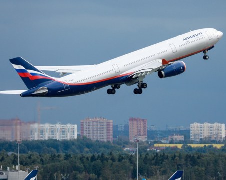 Руски граждани напуснаха България със специален полет