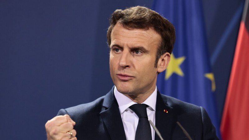 Френският президент Еманюел Макрон смята, че най-лошото тепърва предстои, съобщи