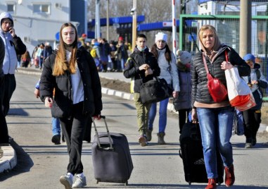 Повече от 1 2 милиона души са избягали от Украйна от