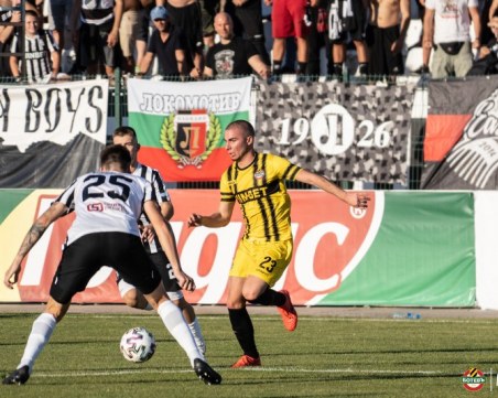 Ето ги съставите на Ботев и Локо за дербито